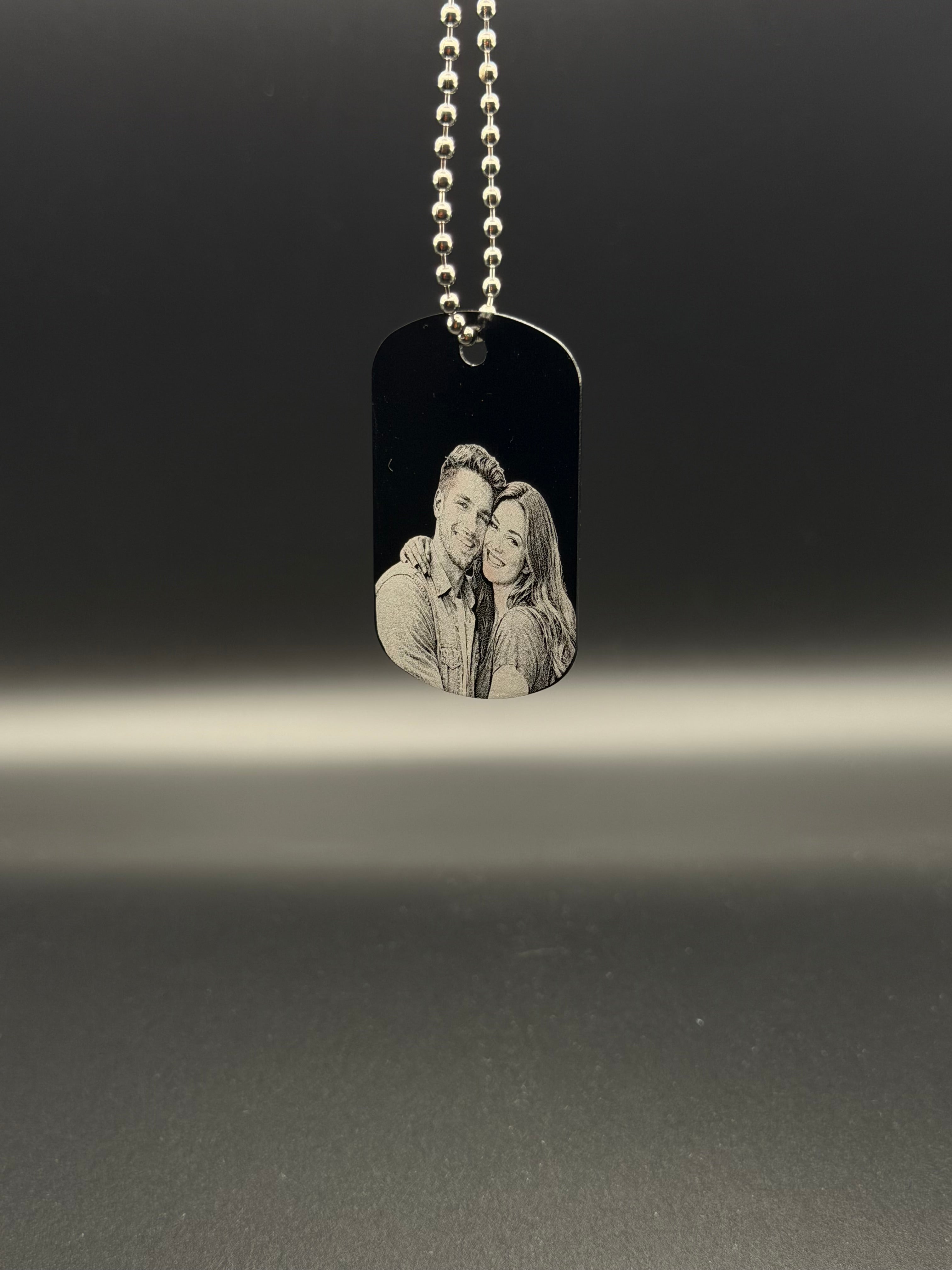 Personalisierte Halskette / Schlüsselanhänger mit Foto & Gravur