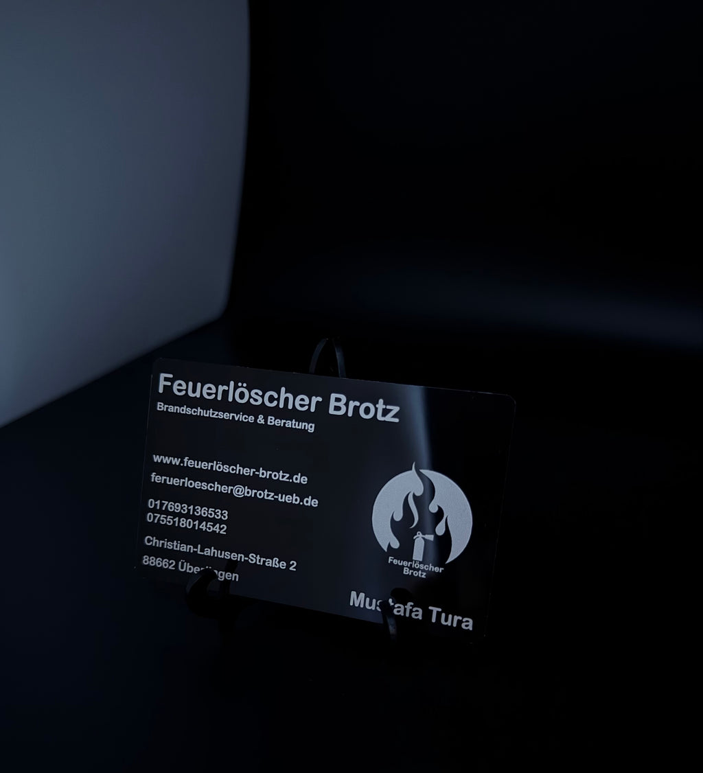 Premium Metall-Visitenkarte mit Gravur – Individuelles Luxus Design