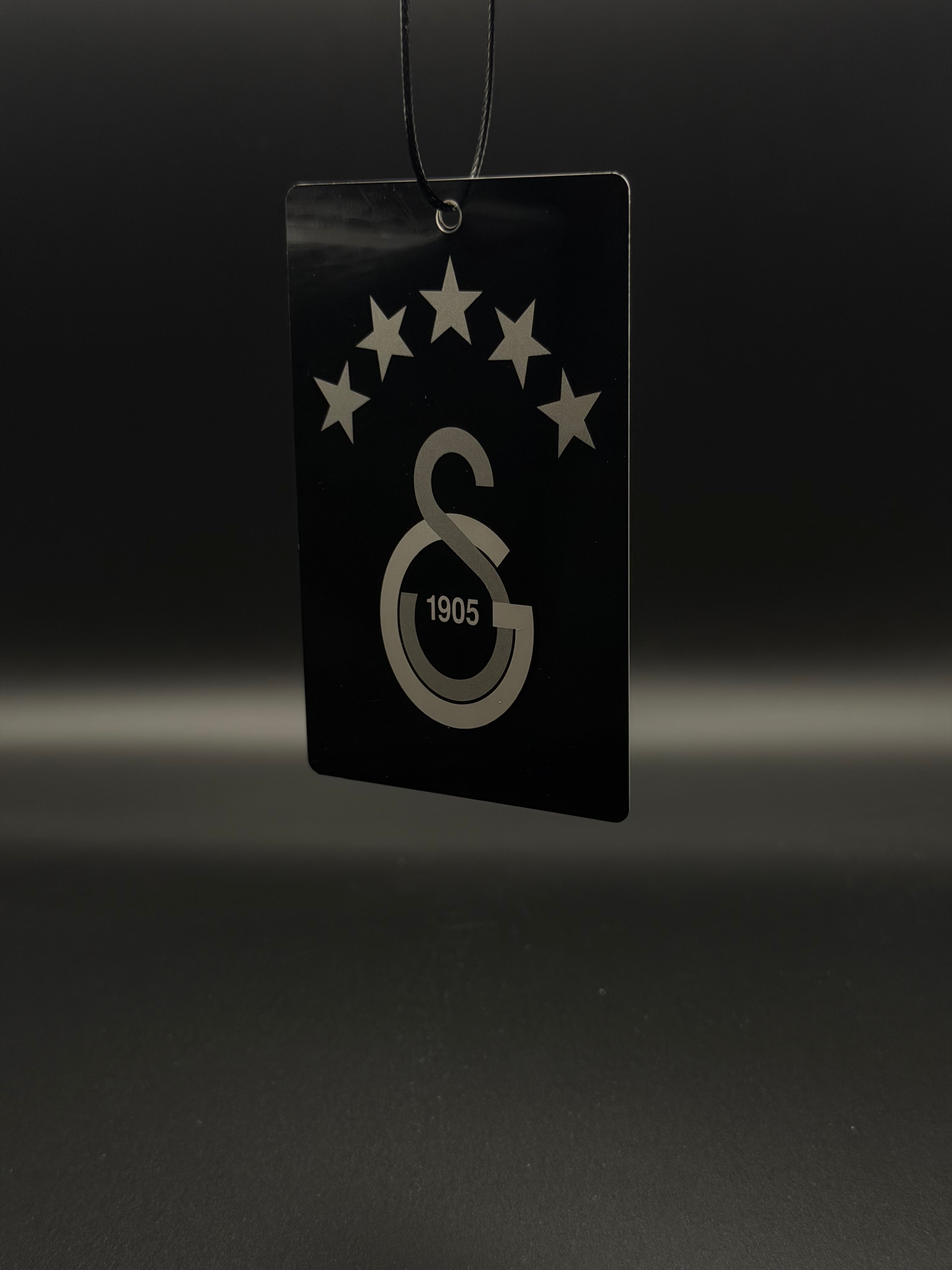 Personalisierter Auto-Anhänger mit Foto & Wunschtext – Individuell graviert aus Aluminium