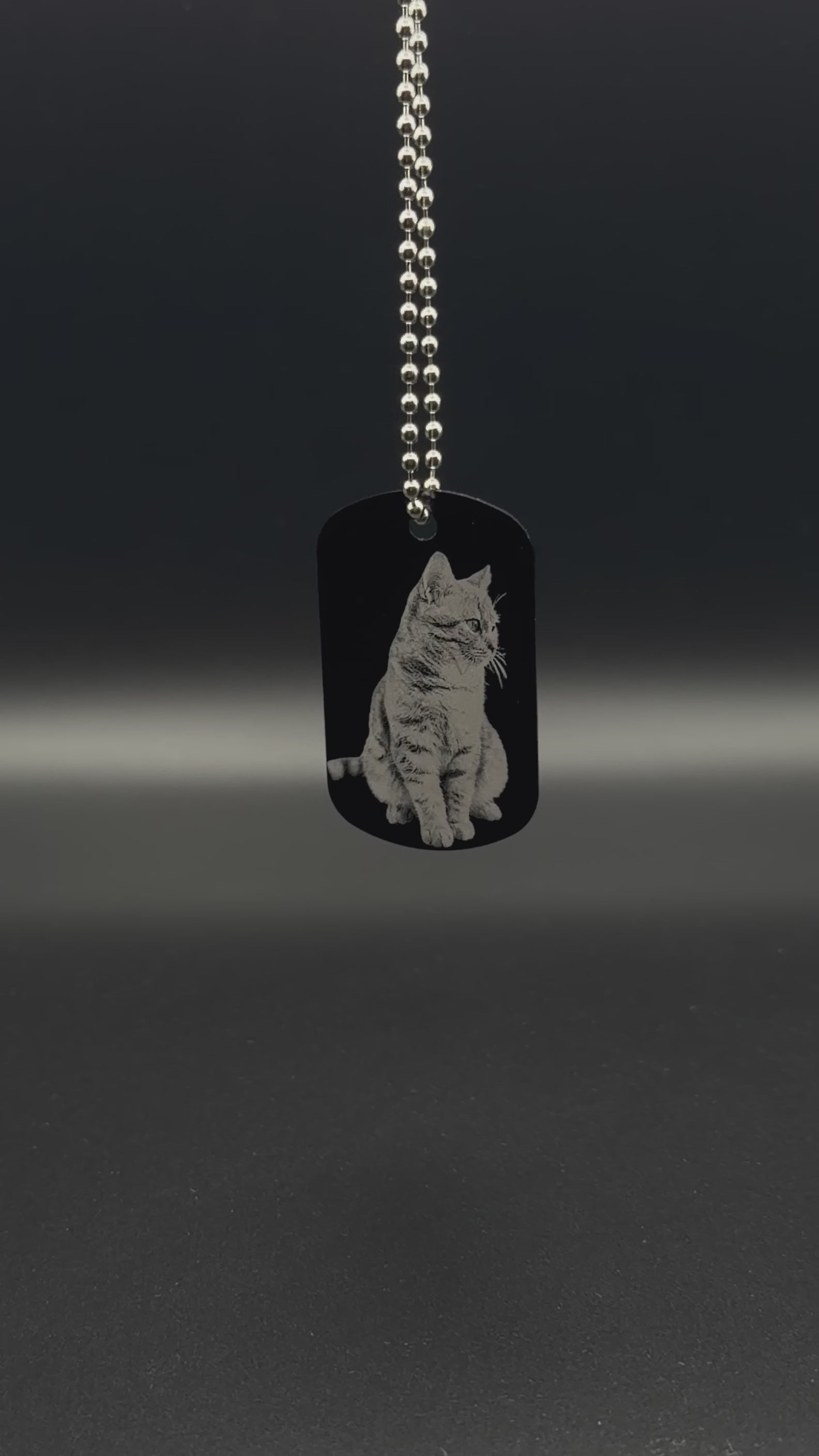 Personalisierte Halskette / Schlüsselanhänger mit Foto & Gravur